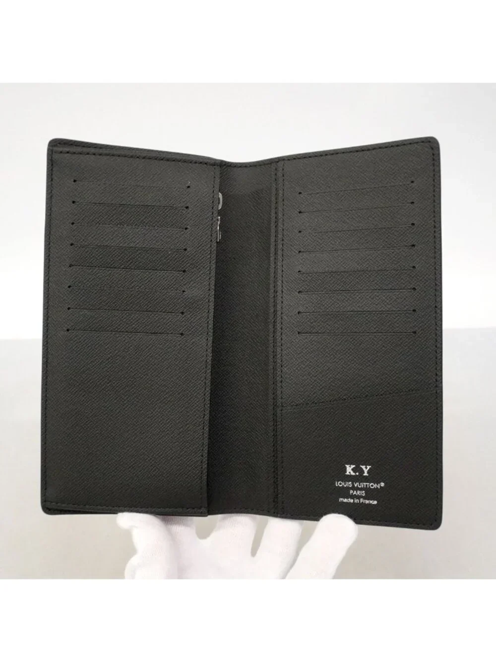 Louis Vuitton Wallet Taiga Portefeuille Brazza Ardoise